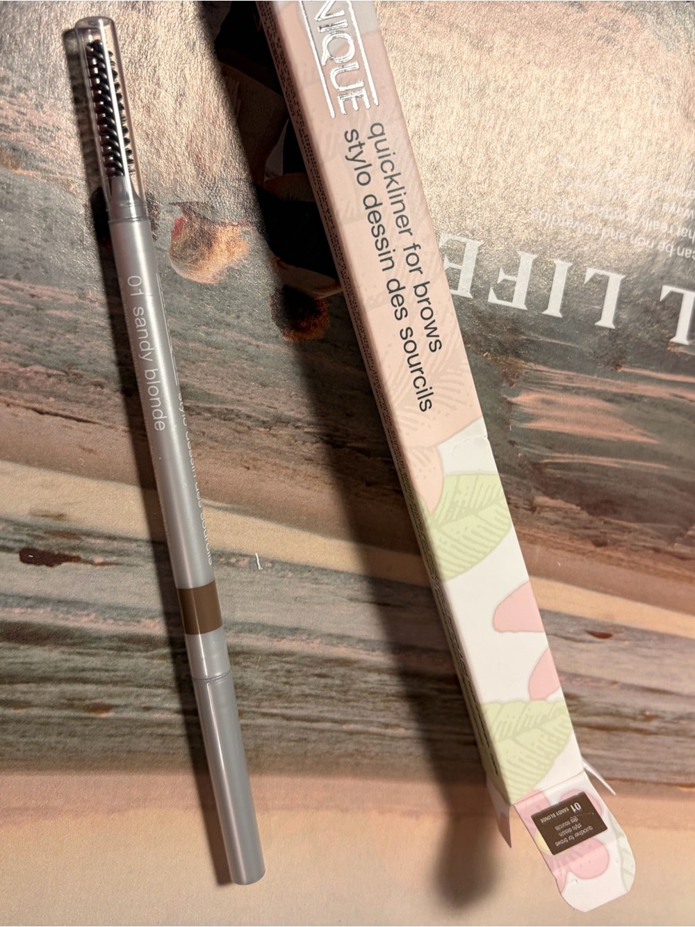 Clinique Eyebrow Quickliner for brows 01 Sandy Blonde 0.06g new in box